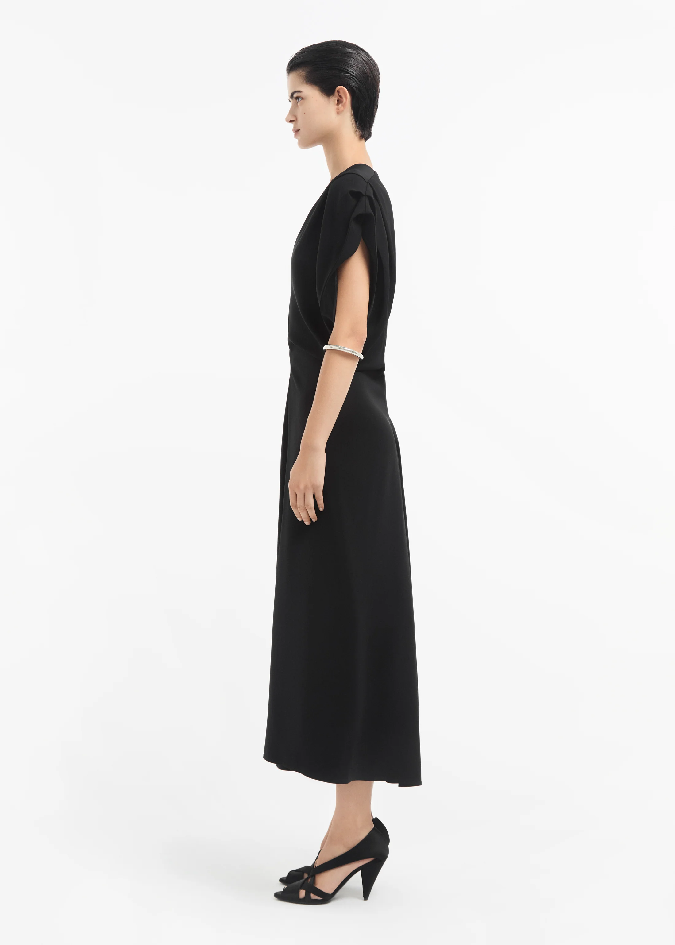 Banana Cut Shift Dress in Viscose - Black - Image 5