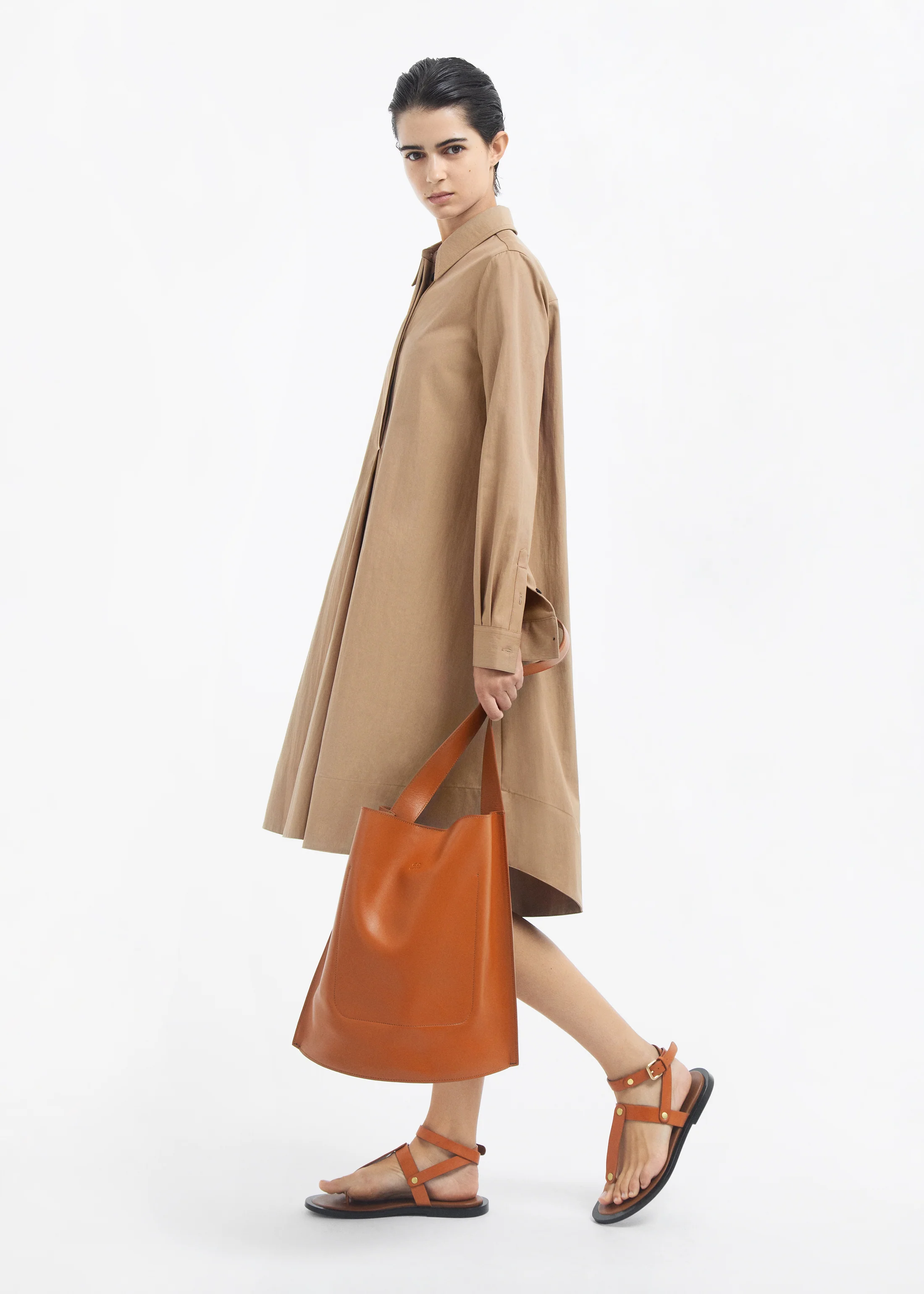 Bucket Tote Bag in Leather - Cognac - Image 4