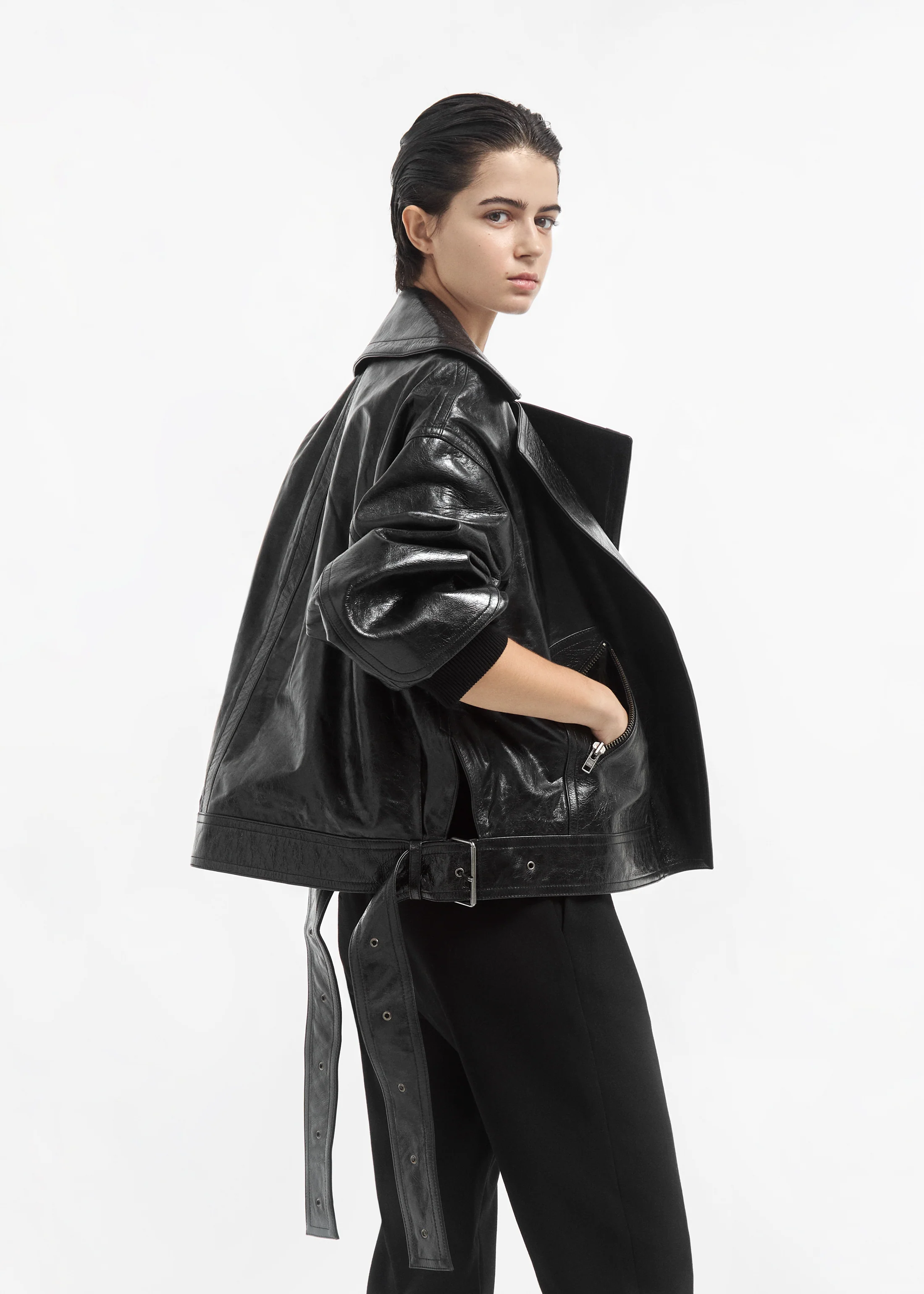 Oversized Engineered Bomber in Leather - Black - Image 2