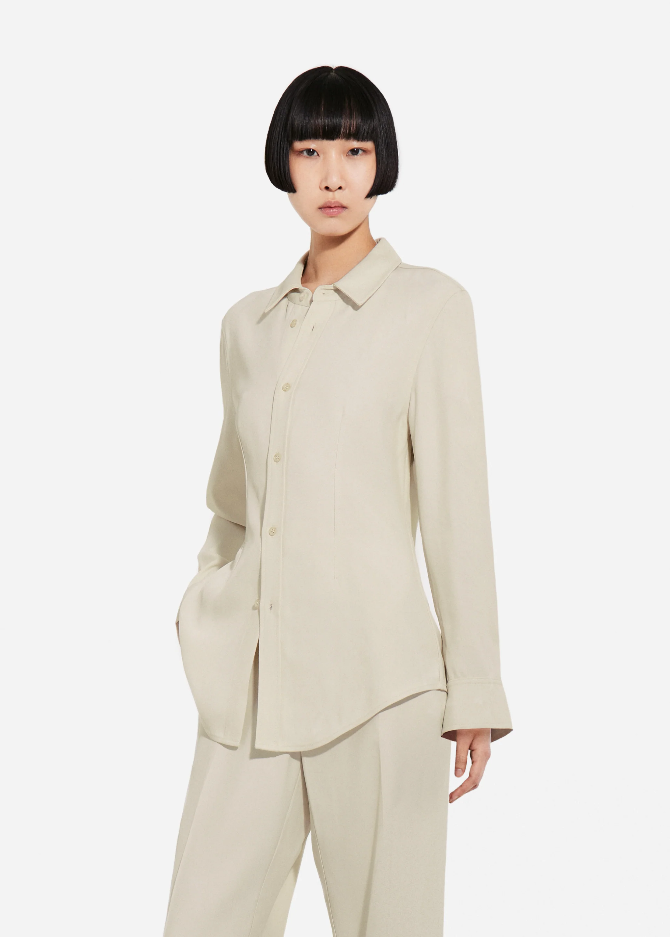 Fitted Collared Shirt in Viscose Twill - Pearl
