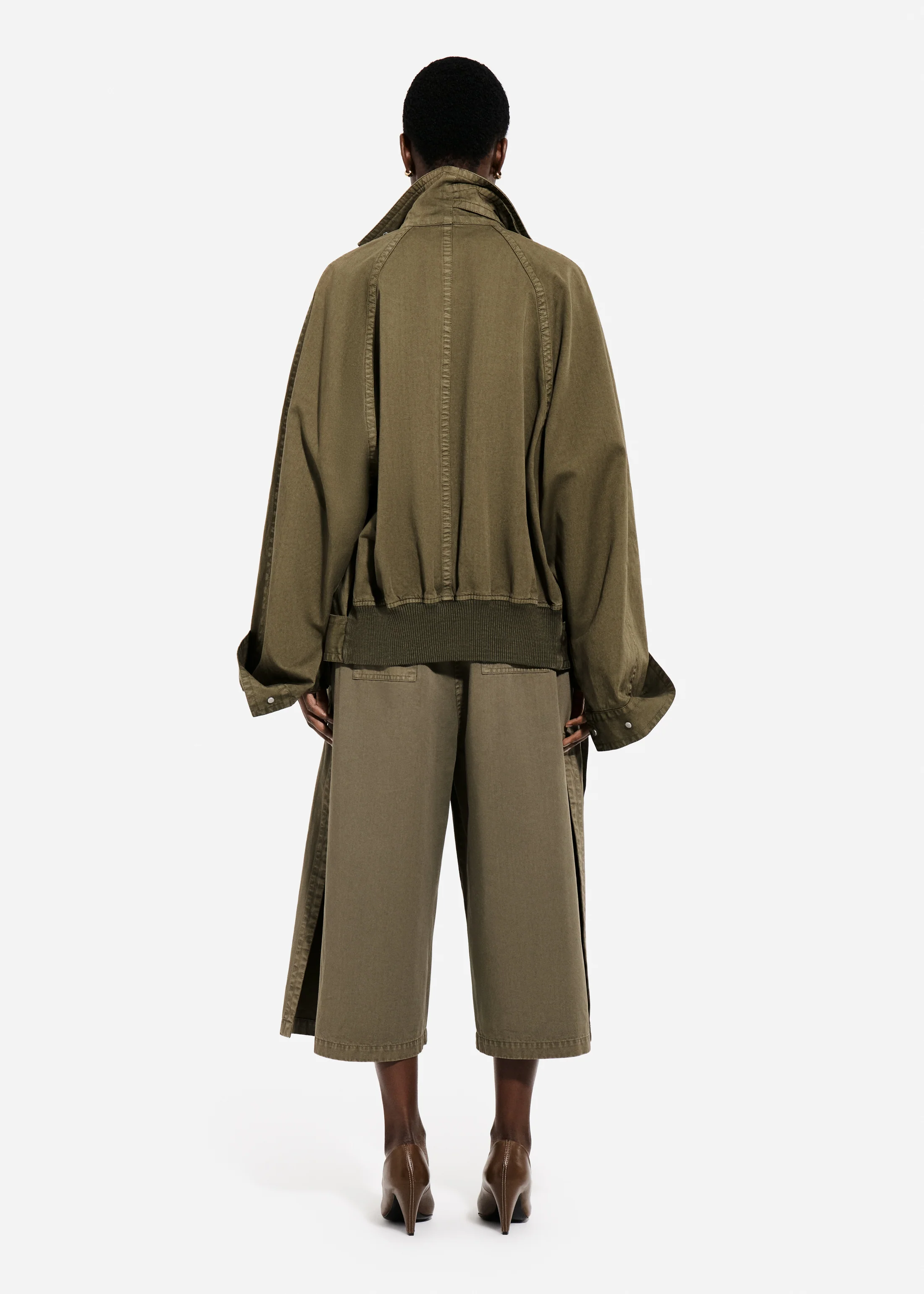 Pleated Culotte in Garment-Dyed Cotton - Avocado - Image 4