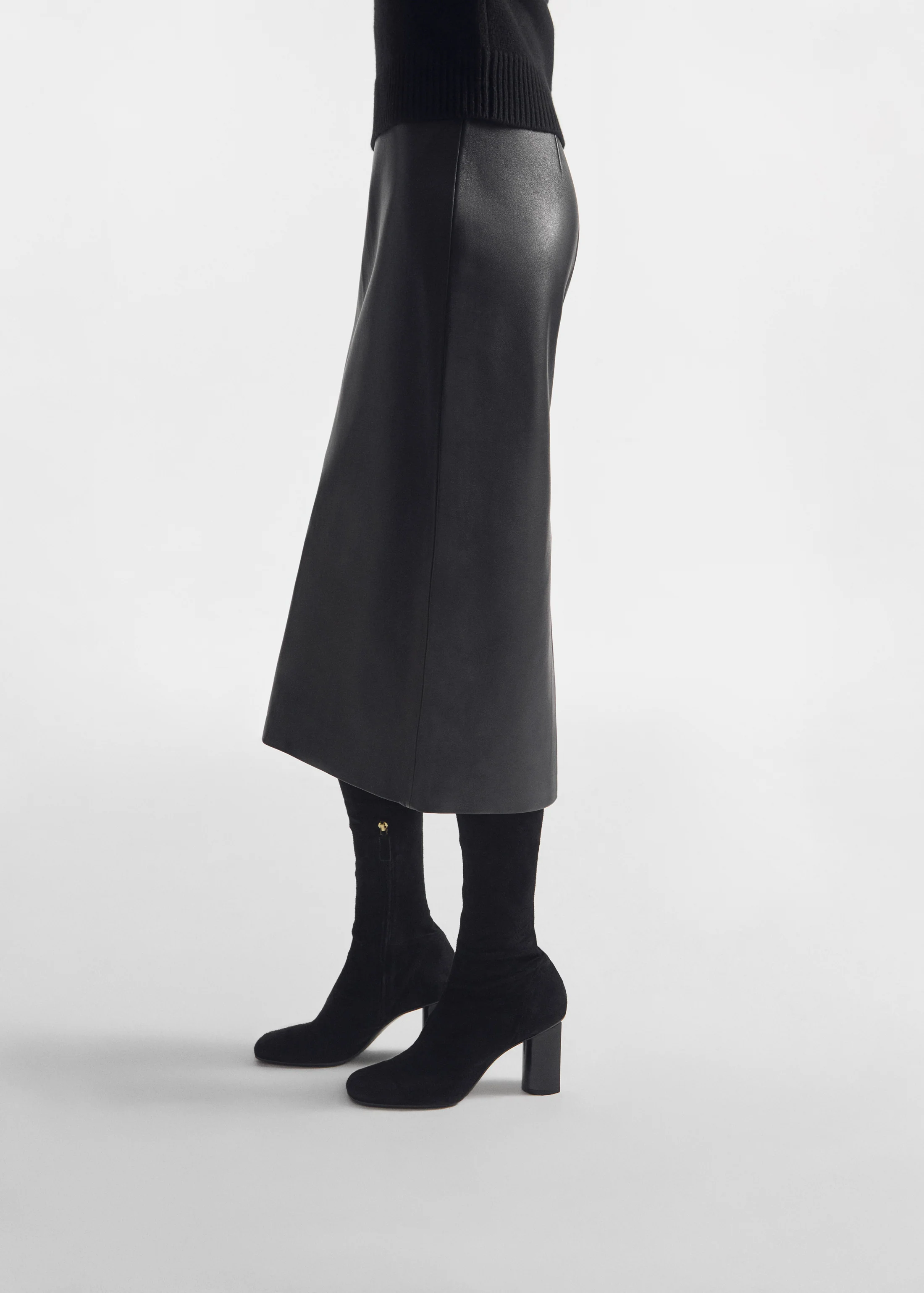 Midi Pencil Skirt in Leather - Black - Image 4