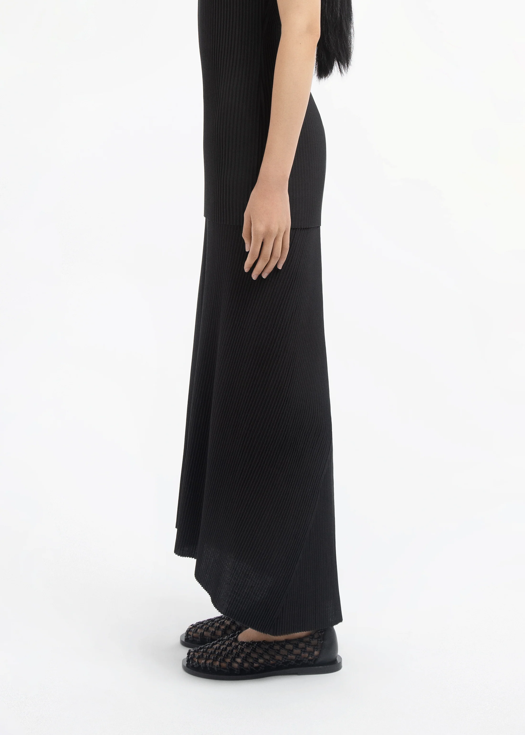 Midi Skirt in Plisse - Black - Image 3