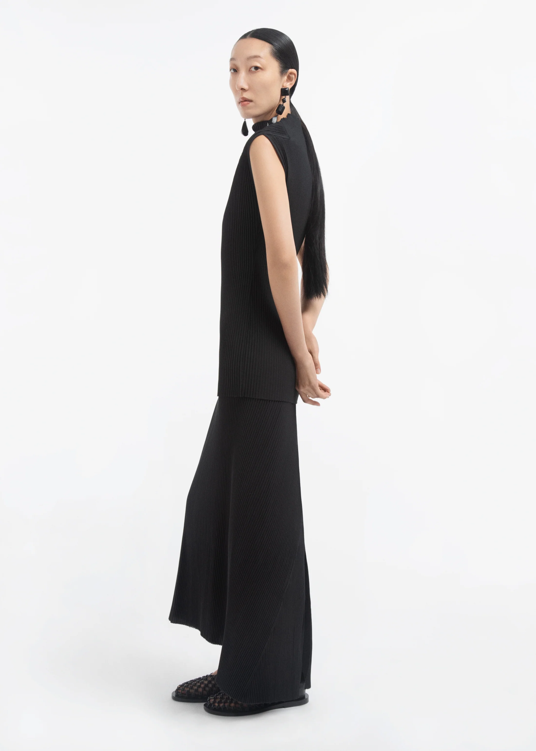 Cap Sleeve Top in Plisse - Black - Image 2