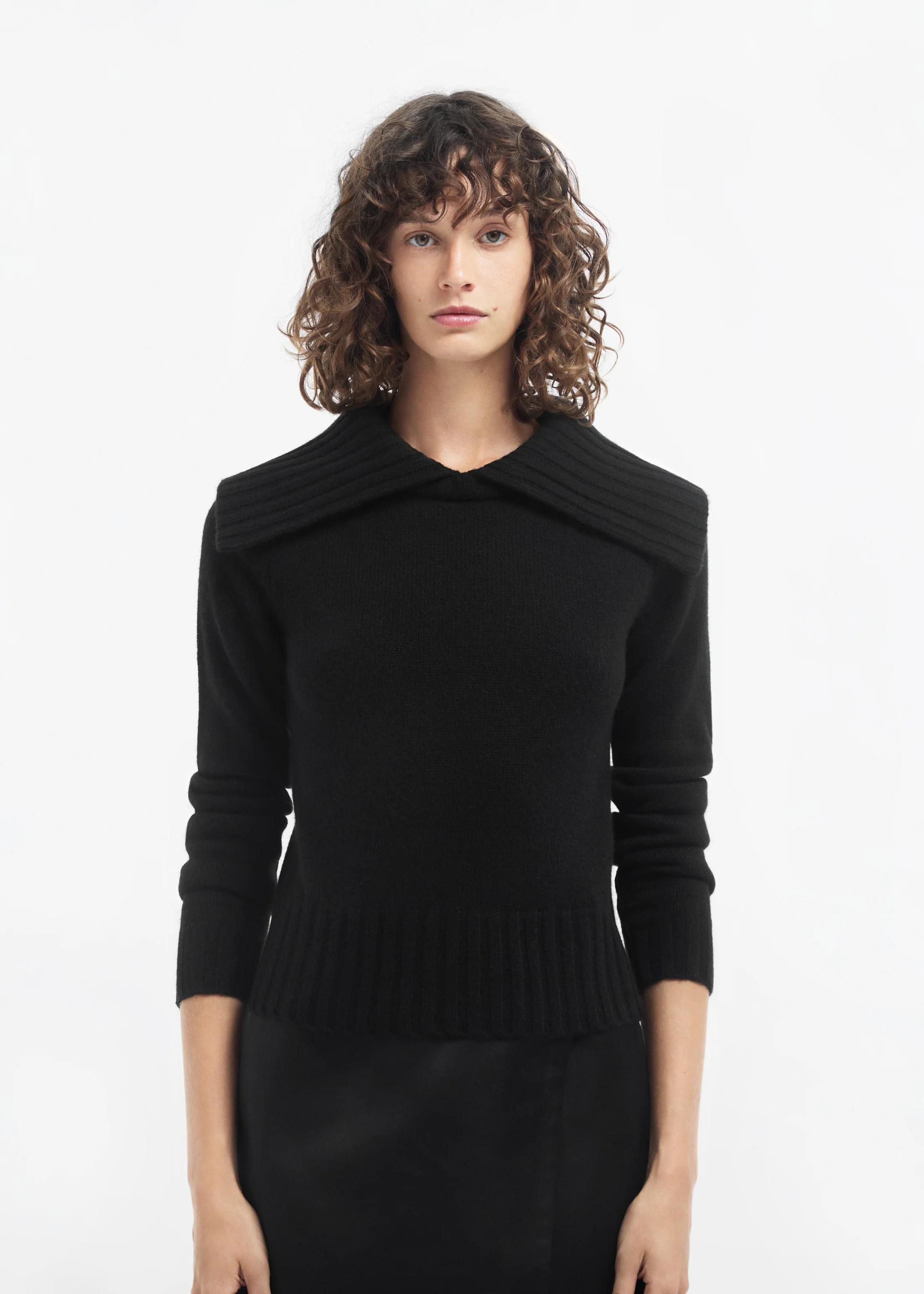 Ribbed Collared Sweater in Cashmere - Black