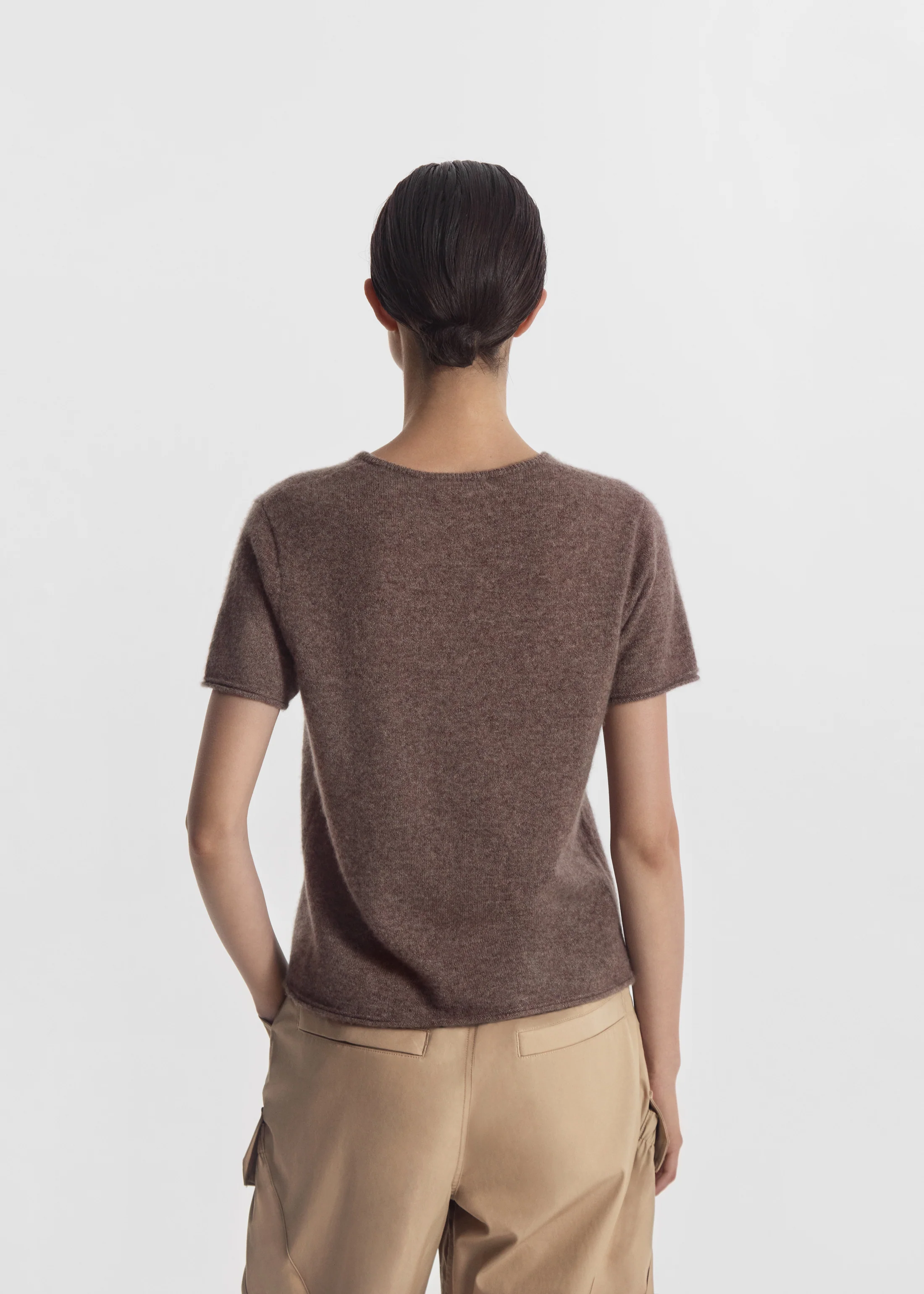 Short Sleeve T-Shirt in Cashmere Silk - Hazelnut - Image 4