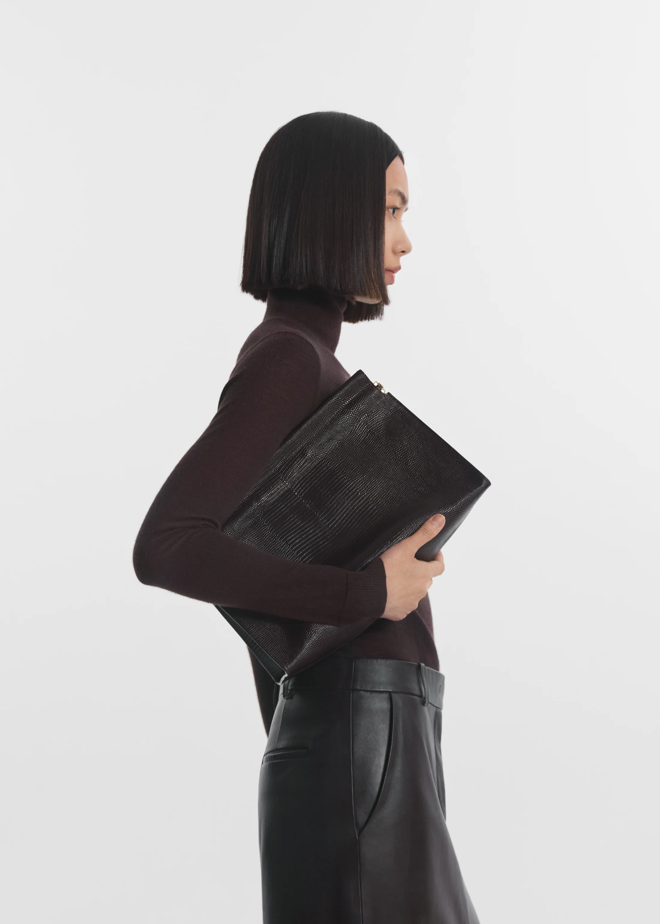 Slim Turtleneck in Fine Cashmere - Chocolate - Image 3