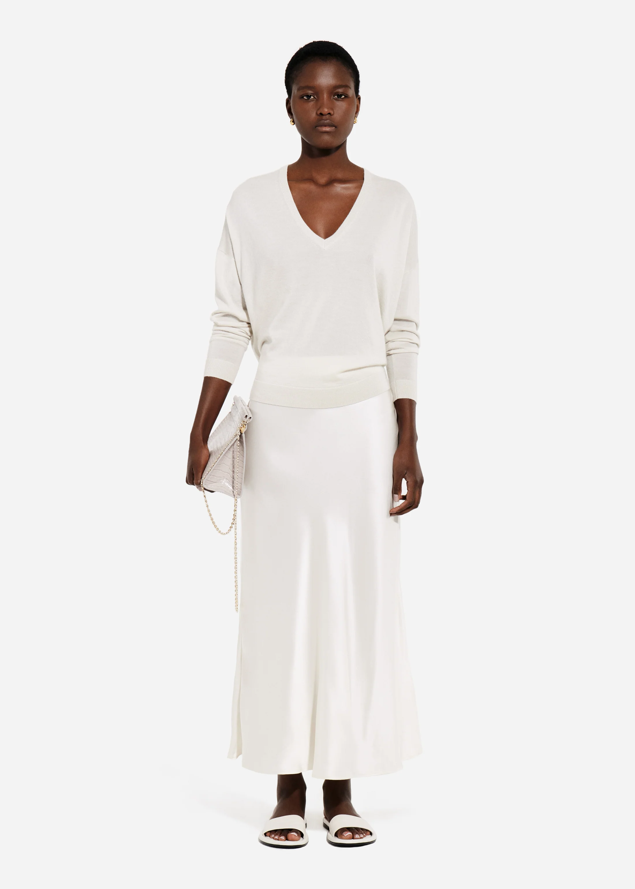V-Neck Sweater in Fine Cashmere - Pearl - Image 2